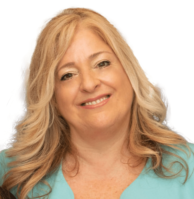 Headshot of Holli Thier